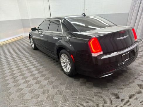 Used 2016 Chrysler 300 C RWD image 15