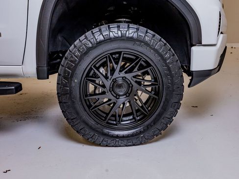 Used 2023 GMC Sierra 1500 Elevation AWD/4WD image 12