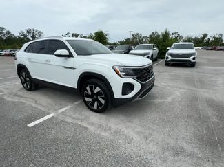Certified 2024 Volkswagen Atlas Cross Sport SE FWD video 2