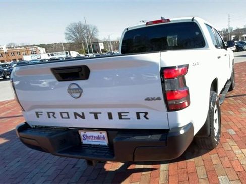 Used 2022 Nissan Frontier S image 9