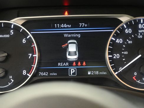 Used 2023 Nissan Sentra SR w/ SR Premium Package image 18