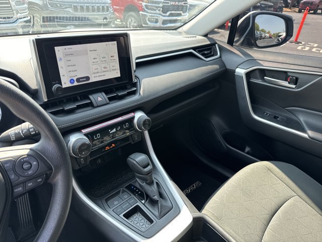 Used 2024 Toyota RAV4 XLE FWD image 30