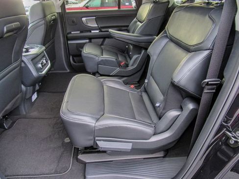 New 2025 Ford Expedition Max Platinum w/ Driver's Package image 16