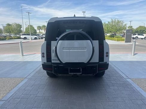 Used 2024 Land Rover Defender 130 X-Dynamic SE image 6