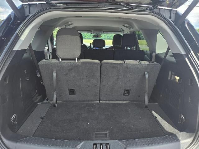 Used 2023 Ford Explorer XLT AWD/4WD image 10
