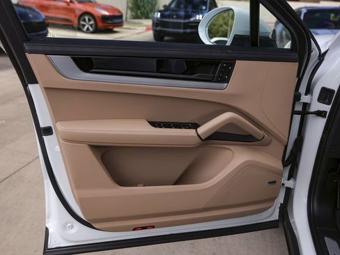New 2026 Porsche Cayenne S AWD/4WD image 31