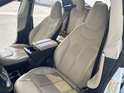 Used 2015 Tesla Model S 70 RWD image 25