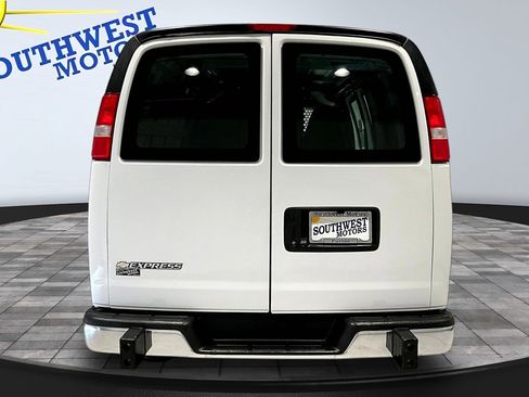 Used 2024 Chevrolet Express 2500 w/ Driver Convenience Package RWD image 6