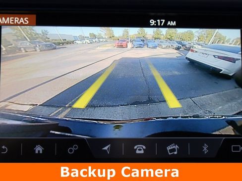 Used 2019 Land Rover Discovery SE image 21