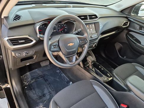 Used 2023 Chevrolet TrailBlazer LS FWD image 12