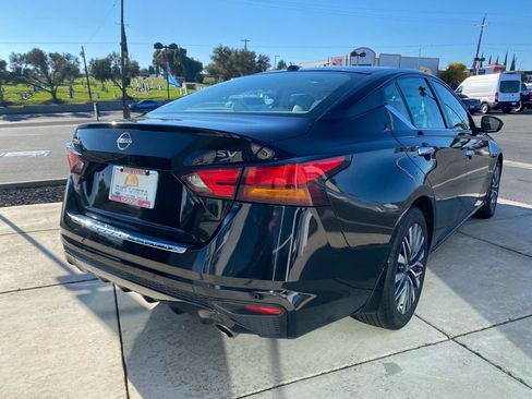 Used 2023 Nissan Altima 2.5 SV w/ SV Premium Package image 18
