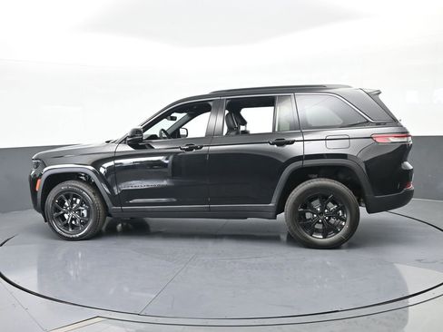 New 2026 Jeep Grand Cherokee Altitude RWD image 3
