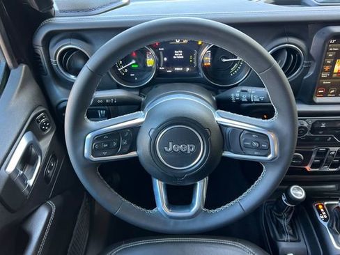 Used 2023 Jeep Wrangler Unlimited Sahara image 16