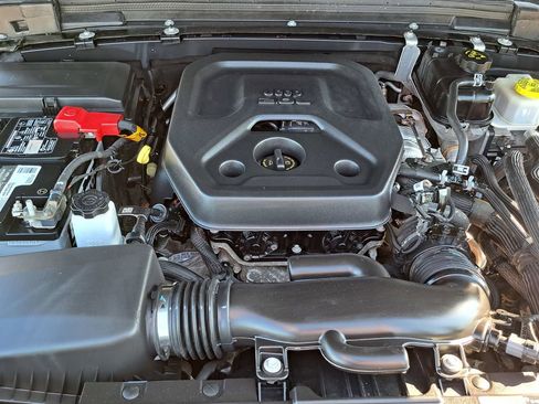 Used 2023 Jeep Wrangler Unlimited AWD/4WD image 17