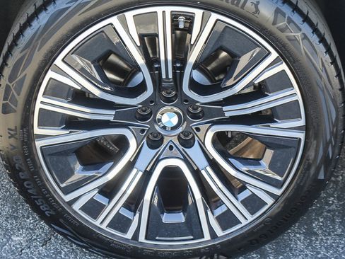 Used 2025 BMW X3 xDrive30i w/ Premium Package image 11