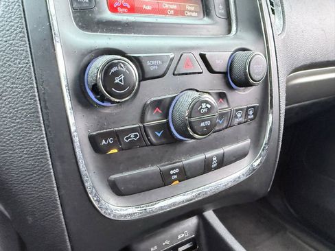 Used 2015 Dodge Durango SXT image 17