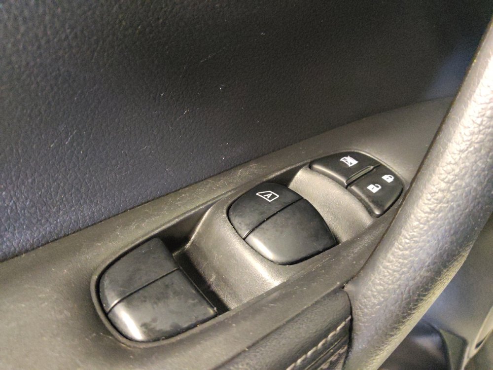 Used 2020 Nissan Rogue SV FWD image 27