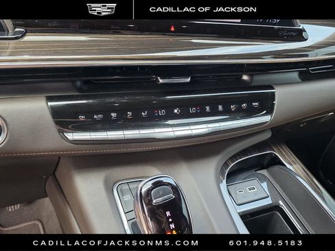 Certified 2023 Cadillac Escalade Premium Luxury AWD/4WD image 15