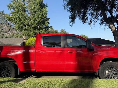 Used 2021 Chevrolet Silverado 1500 RST w/ Convenience Package II AWD/4WD image 9