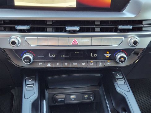 New 2025 Kia Telluride S image 14