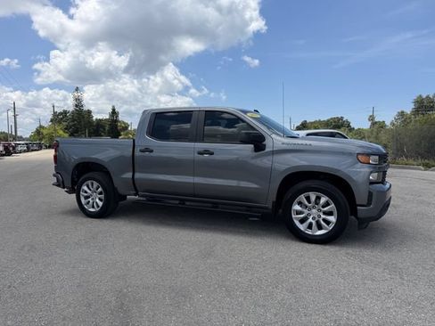 Used 2022 Chevrolet Silverado 1500 Custom RWD image 2