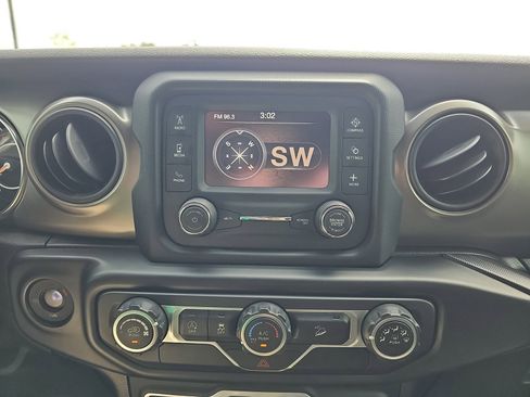 Used 2020 Jeep Wrangler Sport image 24