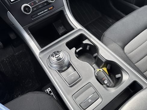 Used 2022 Ford Edge SE w/ Black Appearance Package image 23