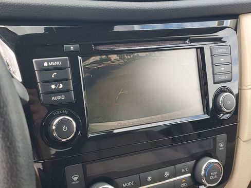 Certified 2019 Nissan Rogue SV image 23