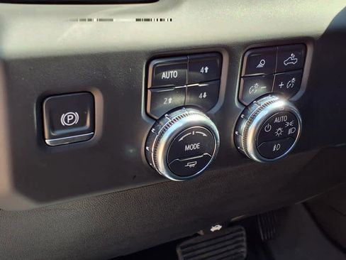 Certified 2024 GMC Sierra 1500 AT4 w/ Technology Package AWD/4WD image 7