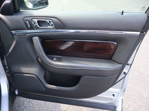 Used 2012 Lincoln MKS AWD image 31