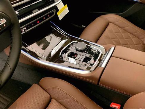 New 2026 BMW X5 xDrive50e w/ Climate Comfort Package image 6