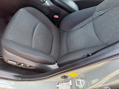 Used 2021 Toyota RAV4 XLE w/ Carpet Mat Package (TMS) FWD image 12