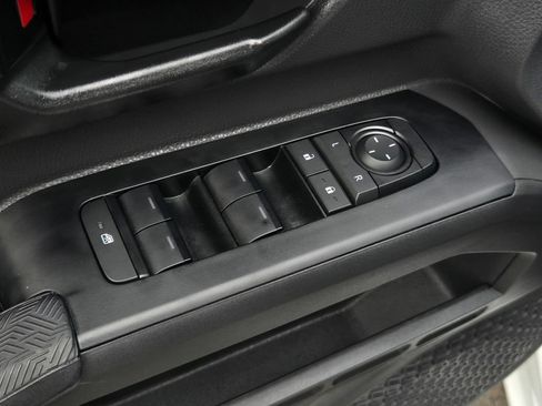 Used 2025 Toyota Tacoma SR5 AWD/4WD image 11