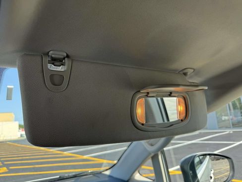 Used 2023 Chrysler Pacifica Touring-L FWD image 35