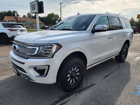 Used 2019 Ford Expedition Platinum image 4