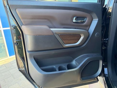 Used 2020 Nissan Titan Platinum Reserve w/ Moonroof Package AWD/4WD image 21