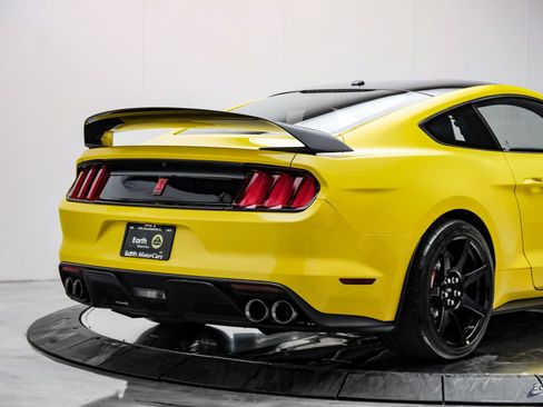Used 2017 Ford Mustang Shelby GT350R w/ GT350R Equipment Group 920A RWD image 18