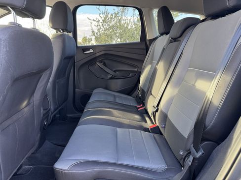 Used 2015 Ford Escape SE image 12