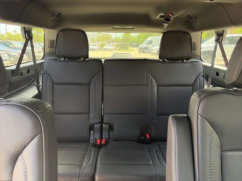Used 2023 GMC Yukon XL Denali image 13