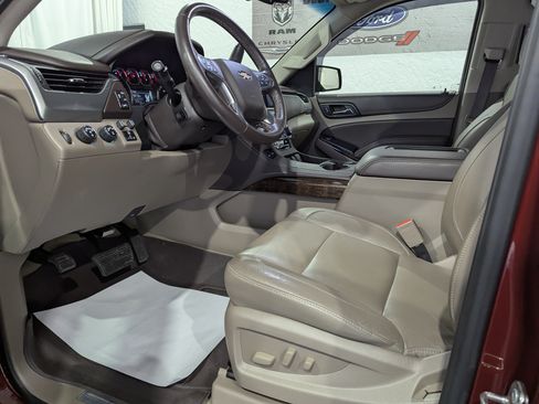 Used 2017 Chevrolet Tahoe LT w/ LT Signature Package AWD/4WD image 18