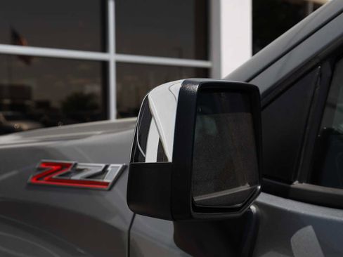 Used 2020 Chevrolet Silverado 1500 LT w/ Texas Edition AWD/4WD image 39