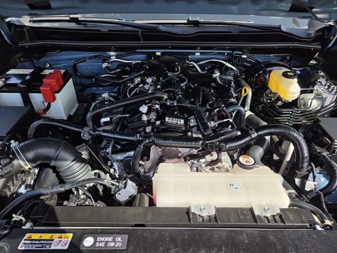 Used 2025 Toyota 4Runner SR5 RWD image 29