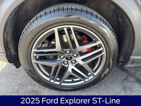Used 2025 Ford Explorer ST-Line w/ Premium Package AWD/4WD image 11