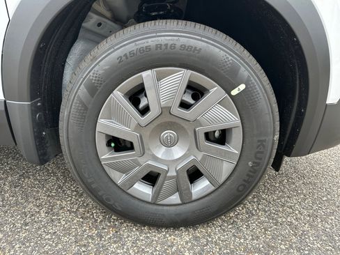 New 2026 Nissan Kicks S image 12