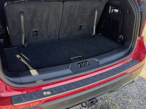 Used 2023 Ford Explorer XLT w/ Equipment Group 202A AWD/4WD image 6