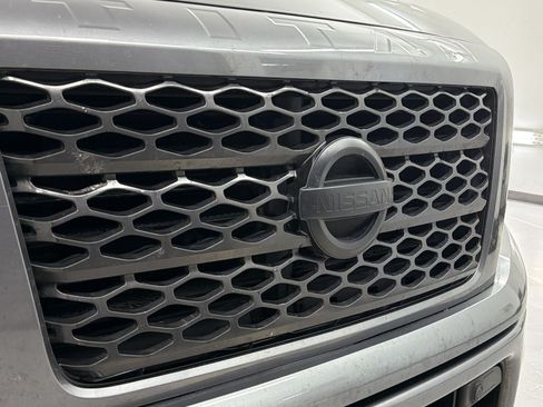 Used 2019 Nissan Titan SL w/ Midnight Edition AWD/4WD image 32