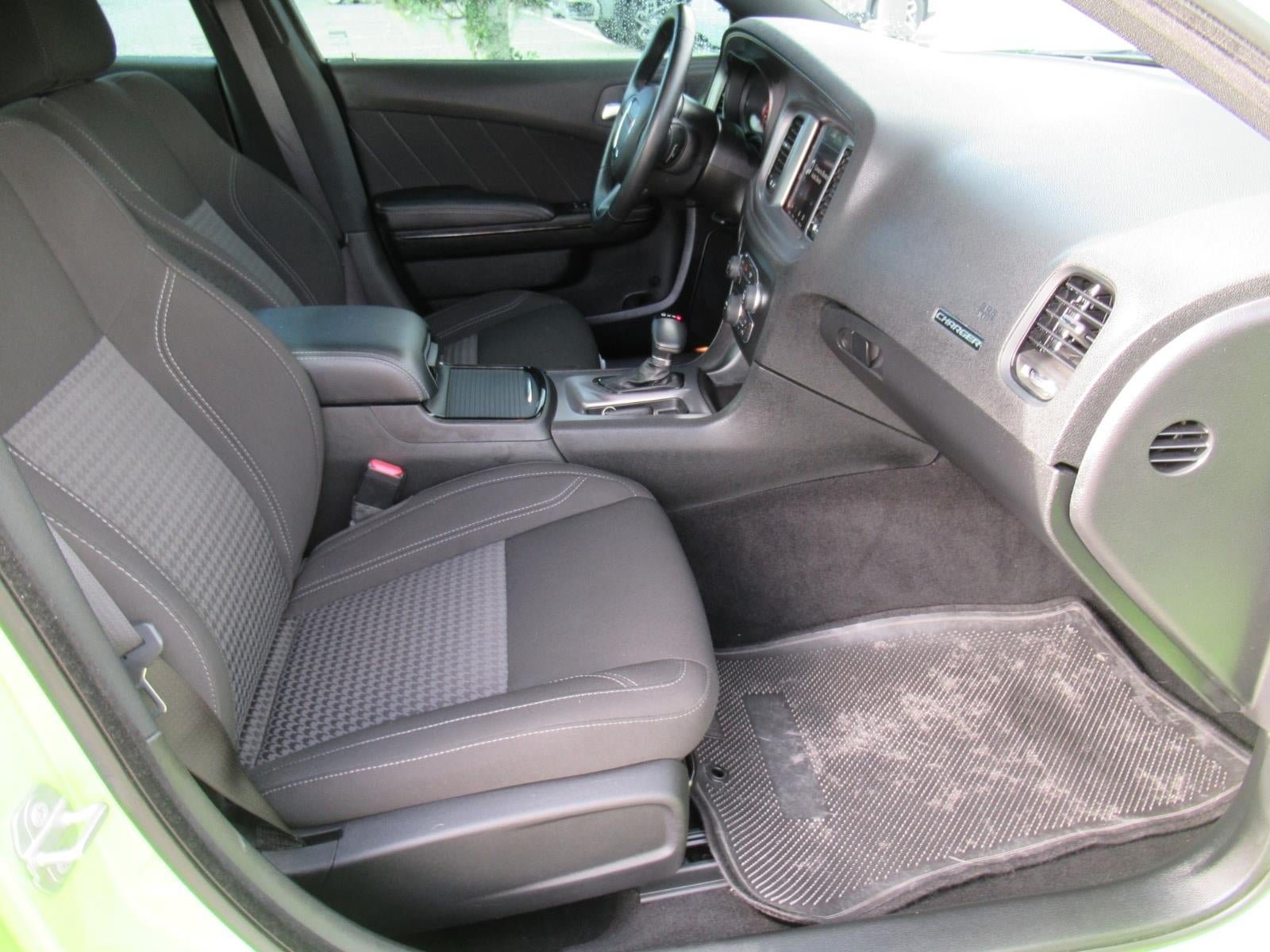 Used 2023 Dodge Charger SXT w/ Blacktop Package RWD image 10