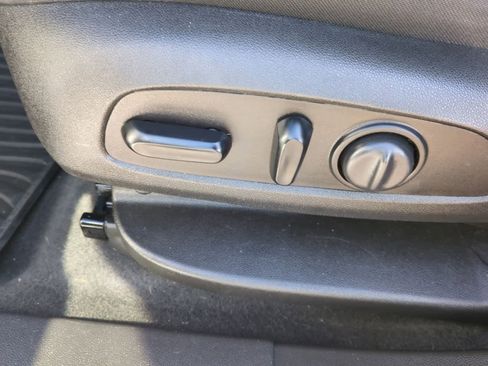 Used 2020 Chevrolet Blazer LT image 17