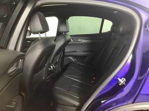 Used 2022 Alfa Romeo Stelvio Ti image 20