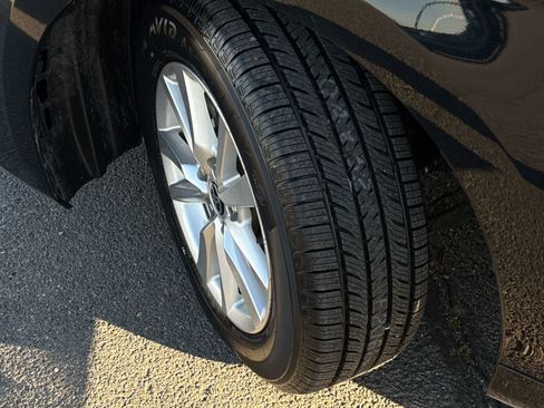 Used 2025 Toyota Camry LE image 8